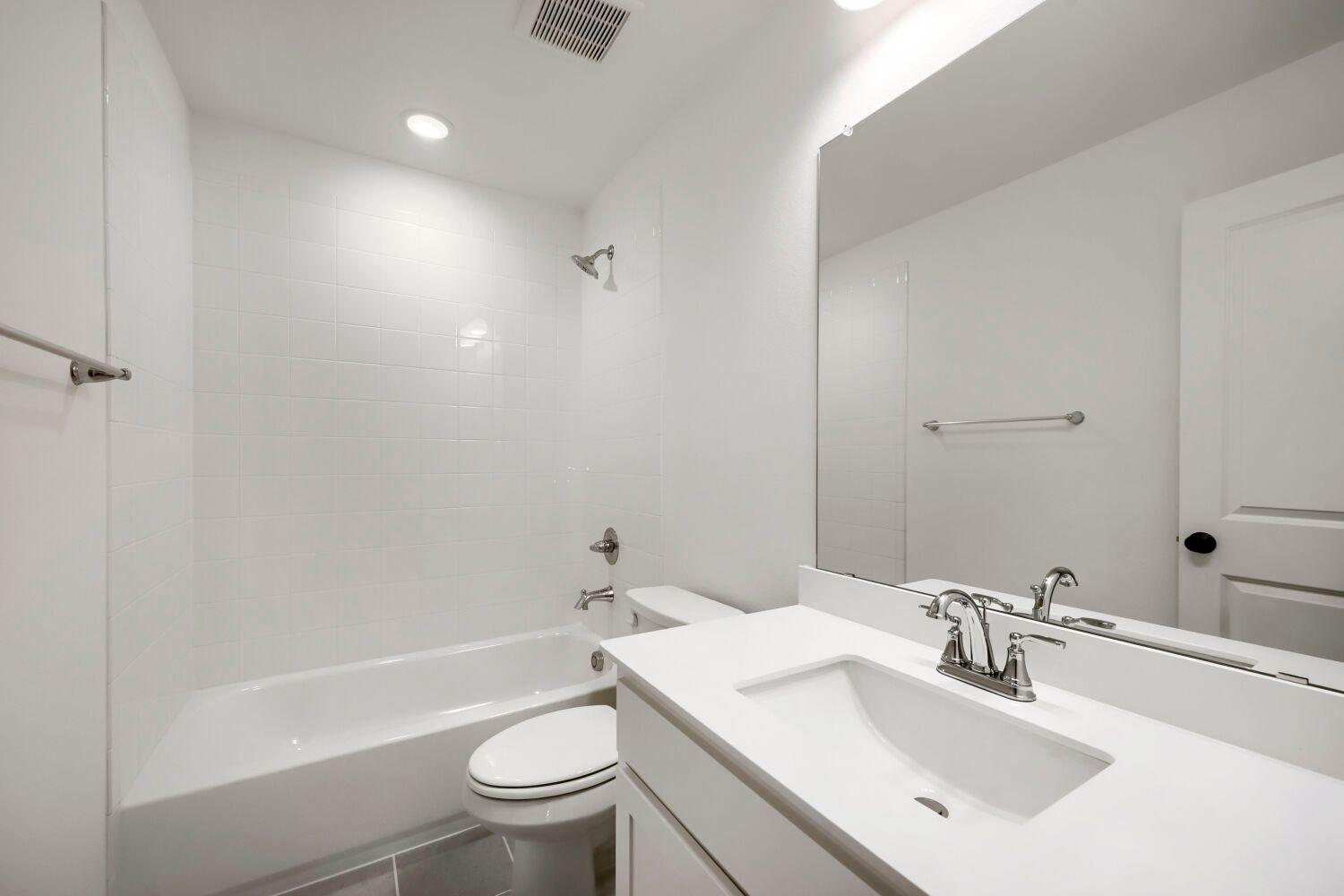 11329 Bratton - Full Bathroom