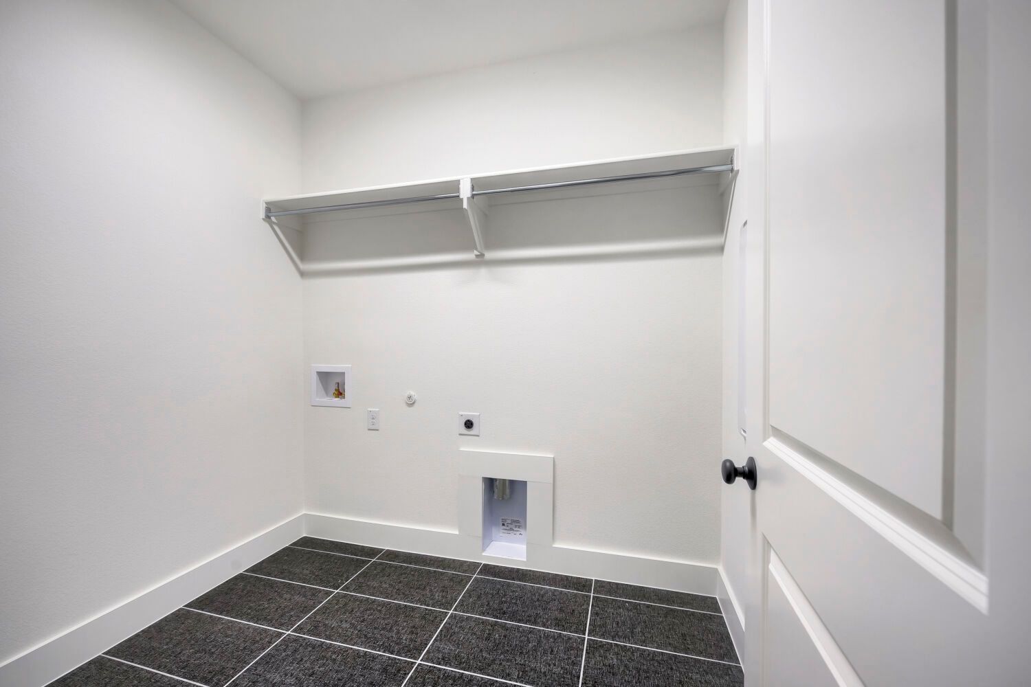 11329 Bratton - Laundry Room