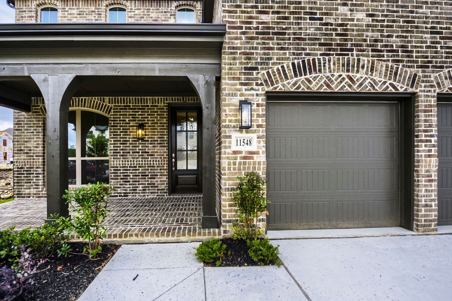 11548 Wulstone - Front Entryway