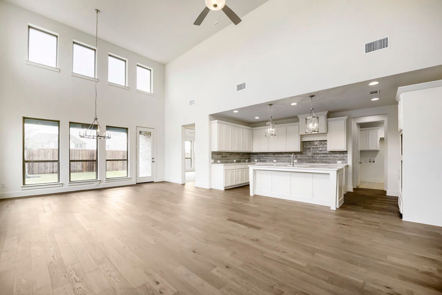 11548 Wulstone - Living Area
