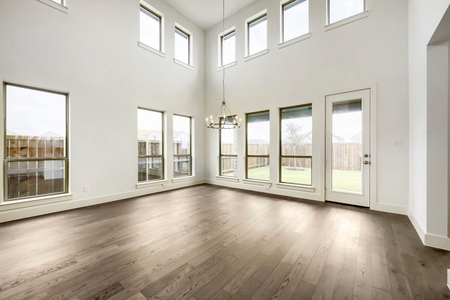 11548 Wulstone - Living Area