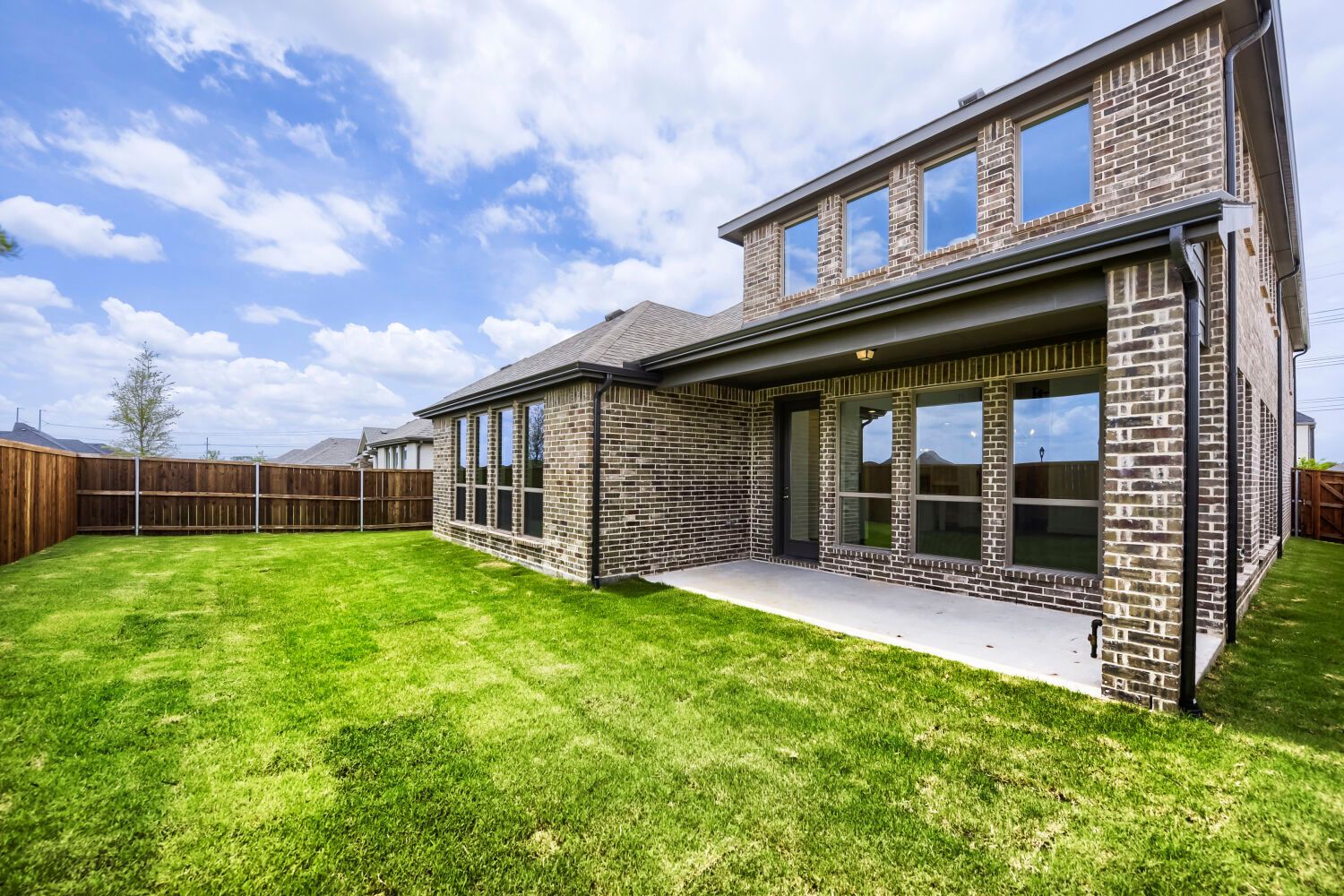 11548 Wulstone - Rear Exterior