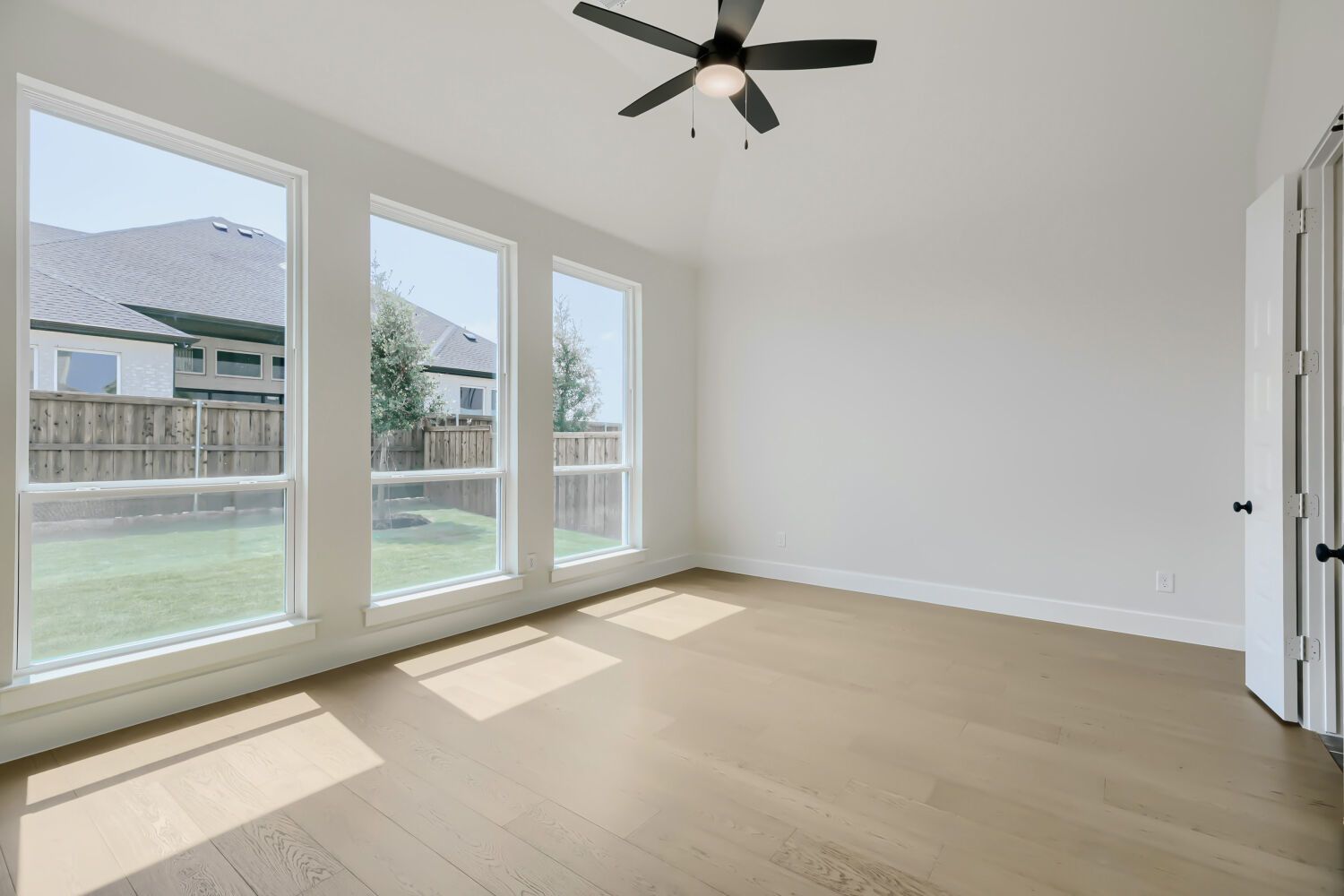 Plan 1543 Representative Photo - Main Bedroom
