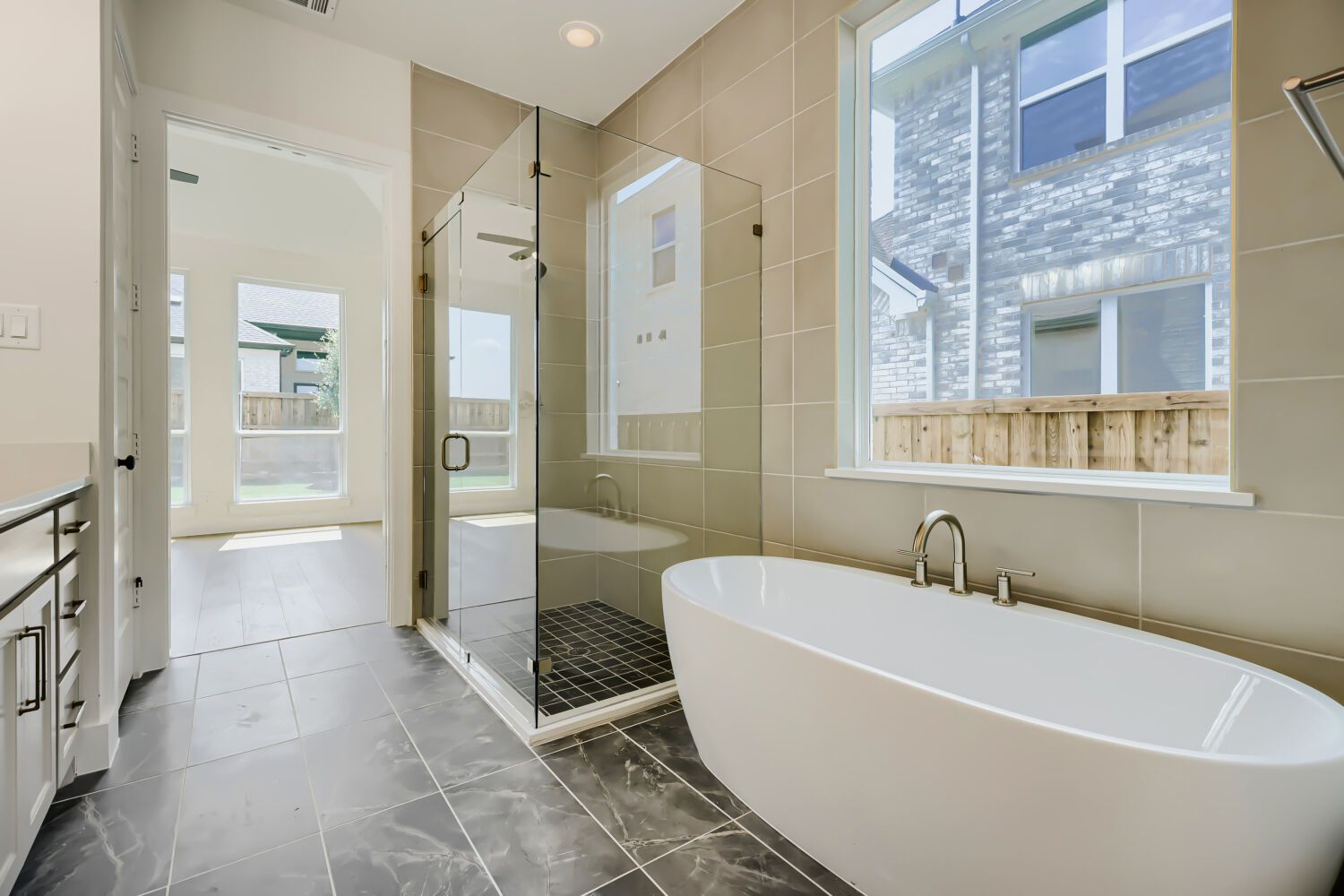 950 Heatherbrook - Primary Bathroom
