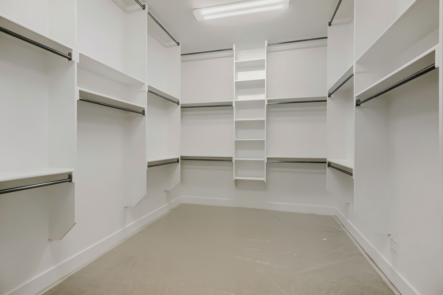 Plan 1543 Representative Photo - Main Closet
