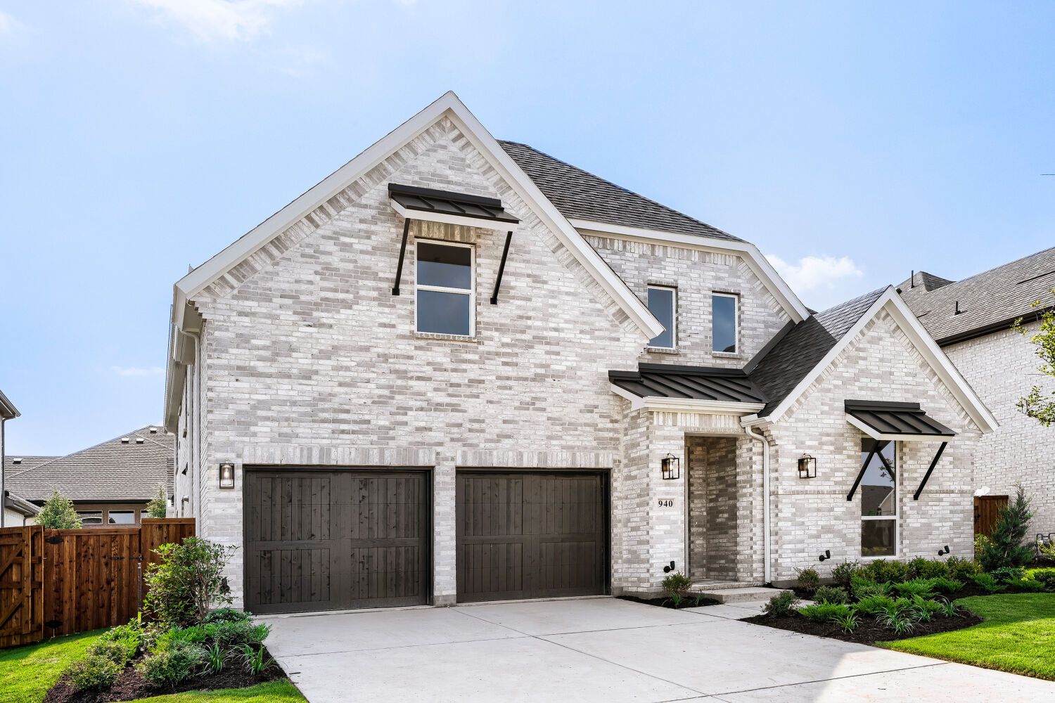 940 Heatherbrook - Front Elevation