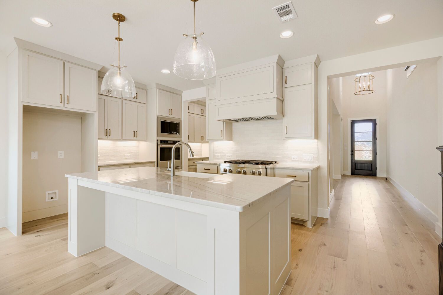940 Heatherbrook - Kitchen