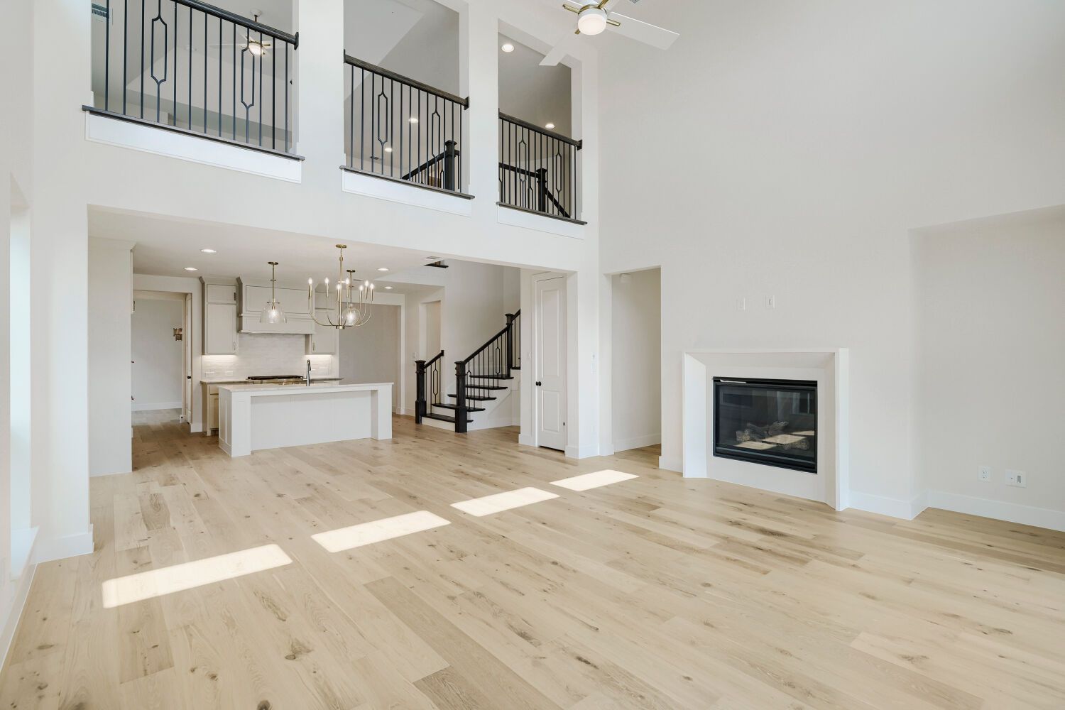 940 Heatherbrook - Living Area