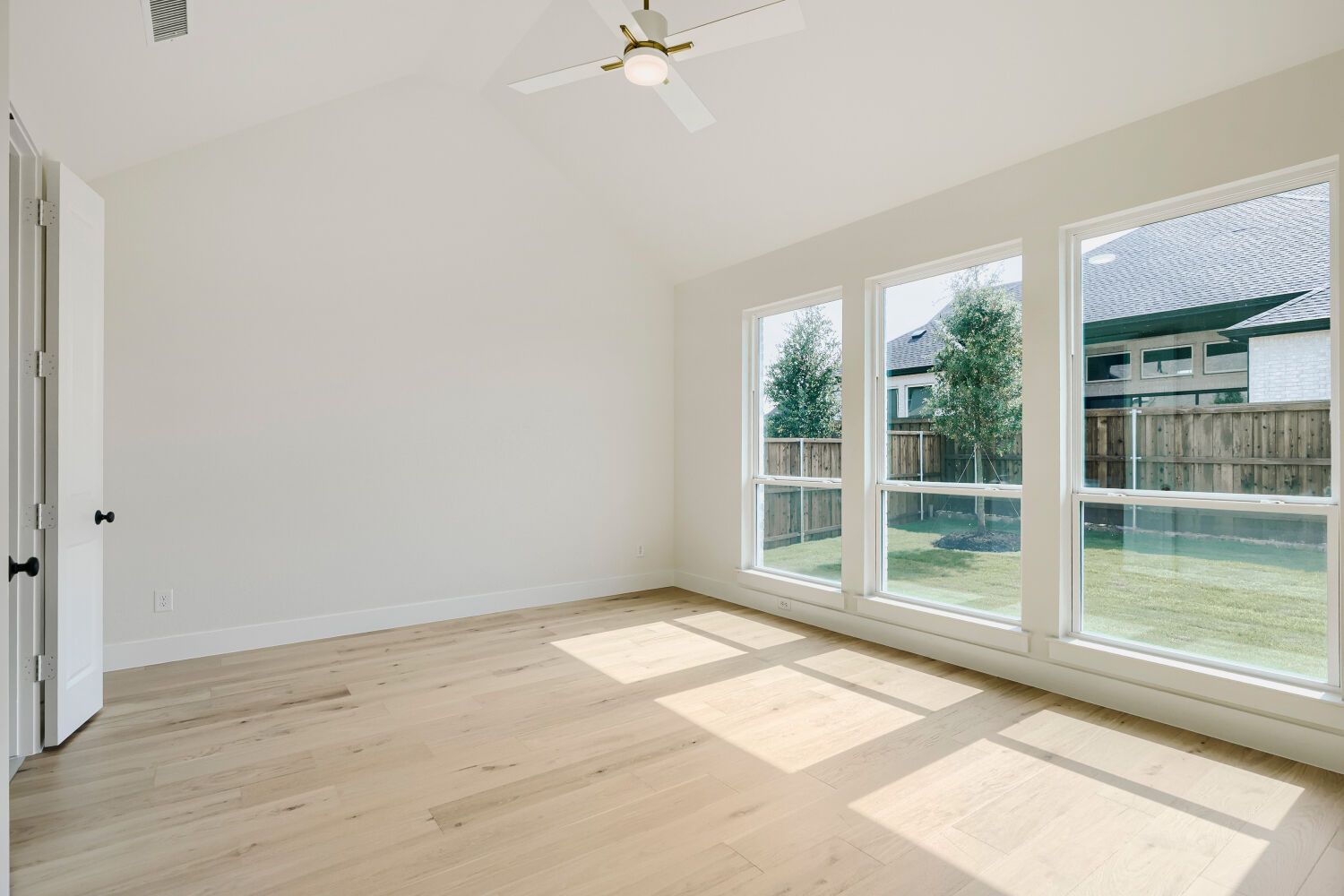 940 Heatherbrook - Primary Bedroom