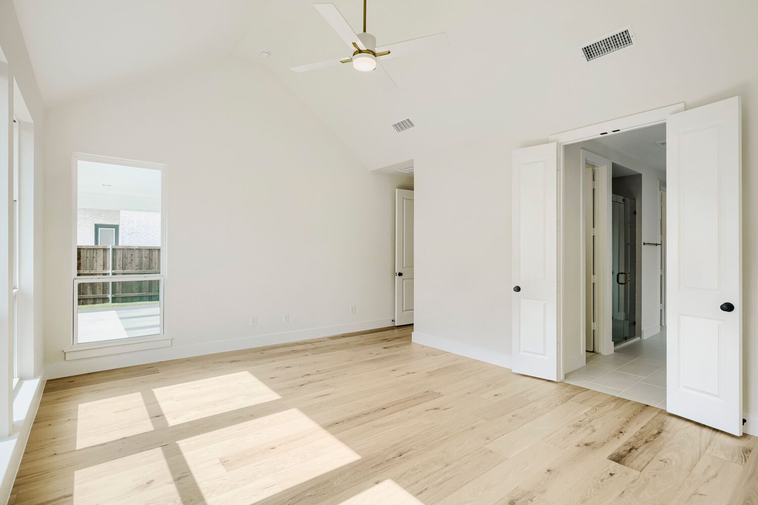 940 Heatherbrook - Primary Bedroom