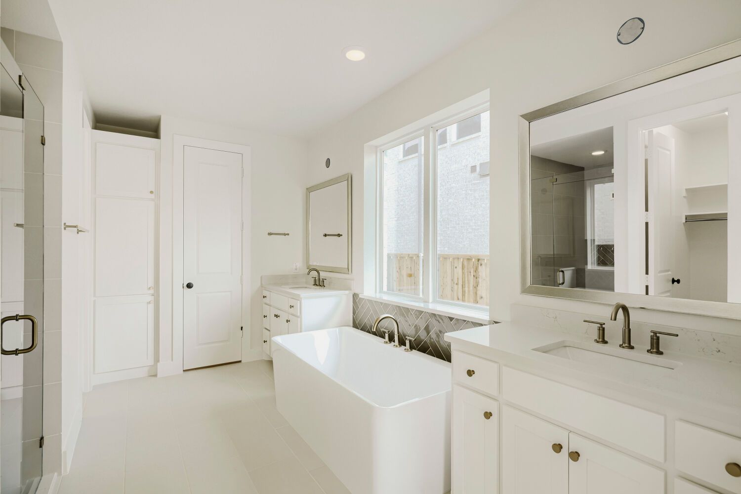 940 Heatherbrook - Primary Bathroom
