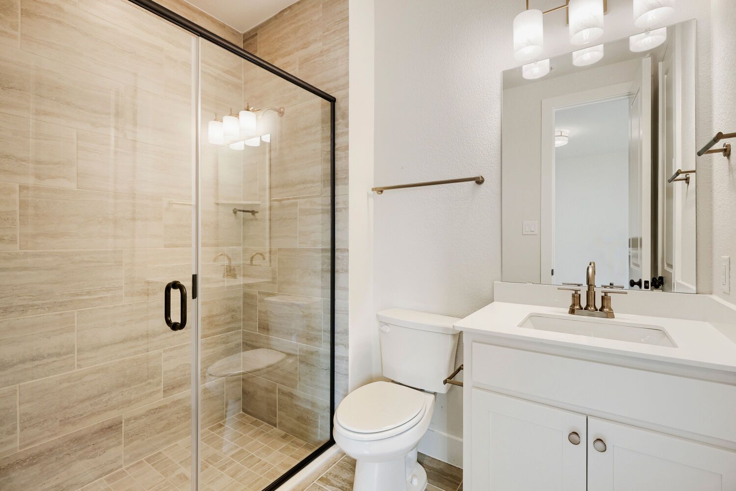 940 Heatherbrook - Full Bathroom