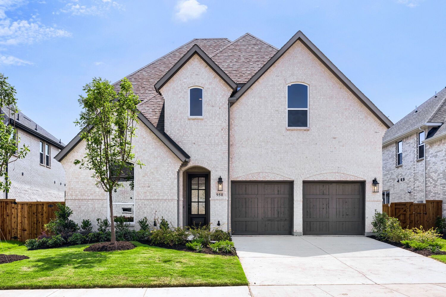 950 Heatherbrook - Front Elevation