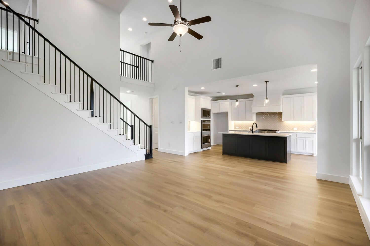 3320 Maidenhair - Living Area