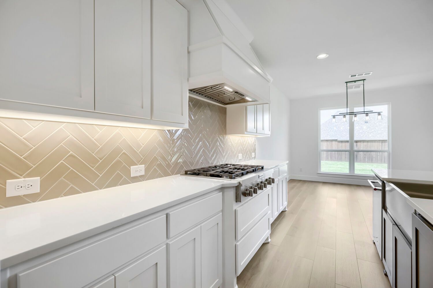 3320 Maidenhair - Kitchen