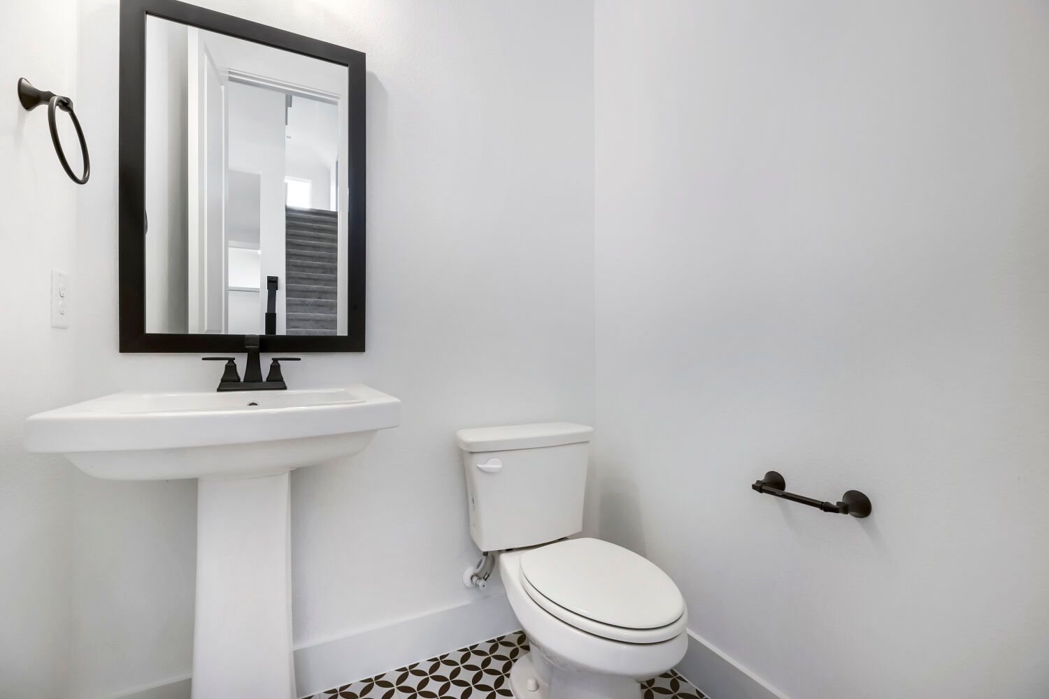 3320 Maidenhair - Powder Bathroom