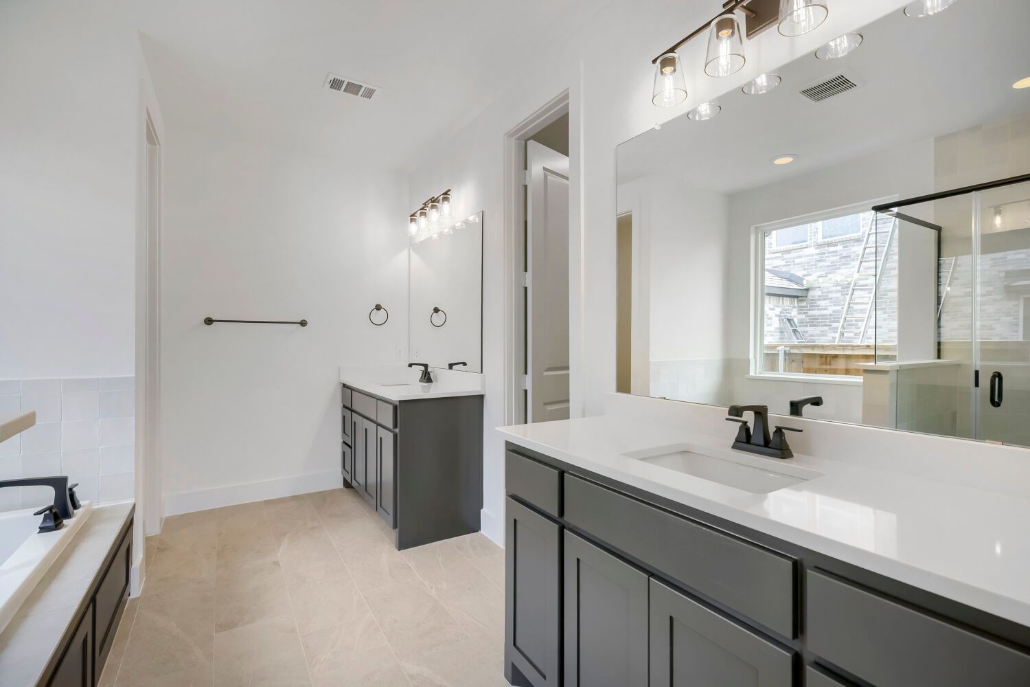3320 Maidenhair - Primary Bathroom