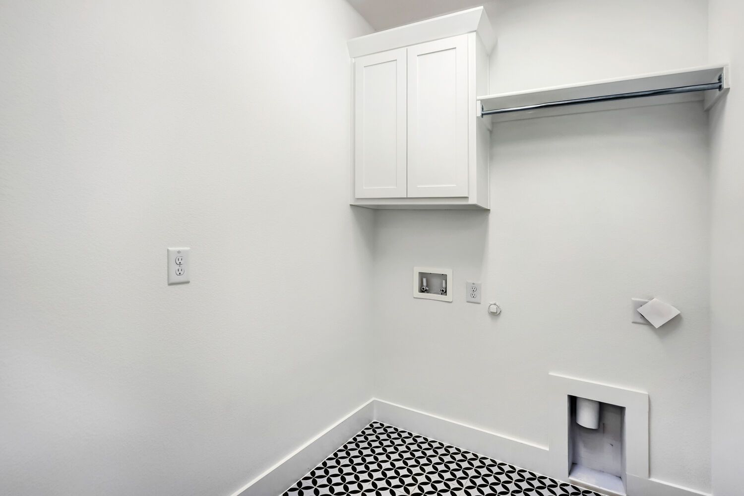 3320 Maidenhair - Laundry Area