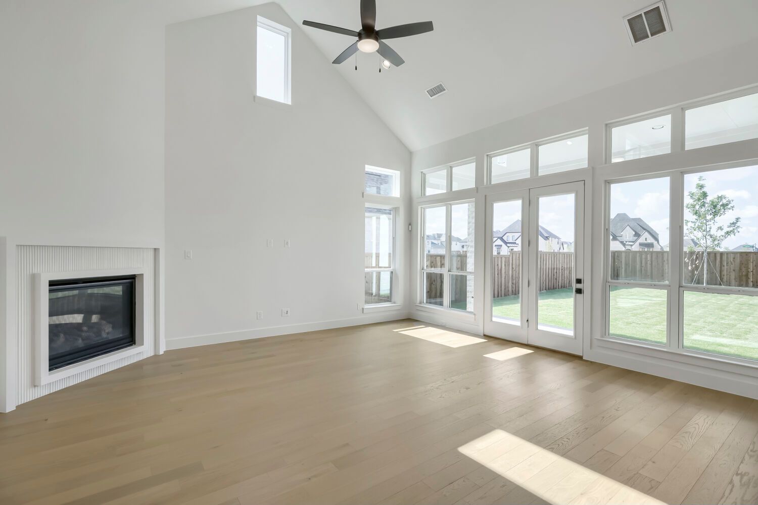 2681 Sassafrass - Living Area