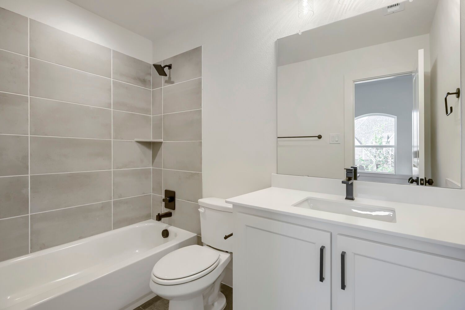 2681 Sassafrass - Full Bathroom