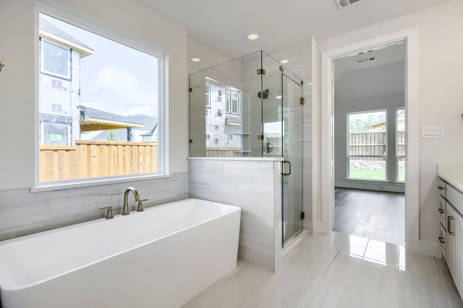 2610 Acie - Primary Bathroom