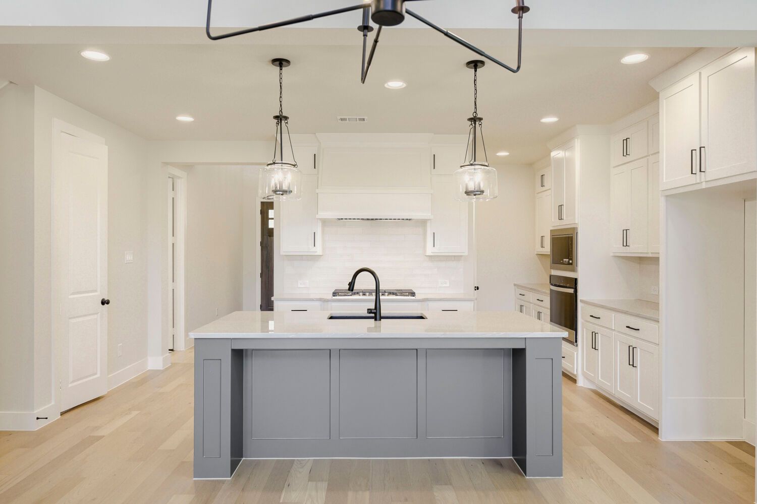 9912 Oak Glade - Kitchen