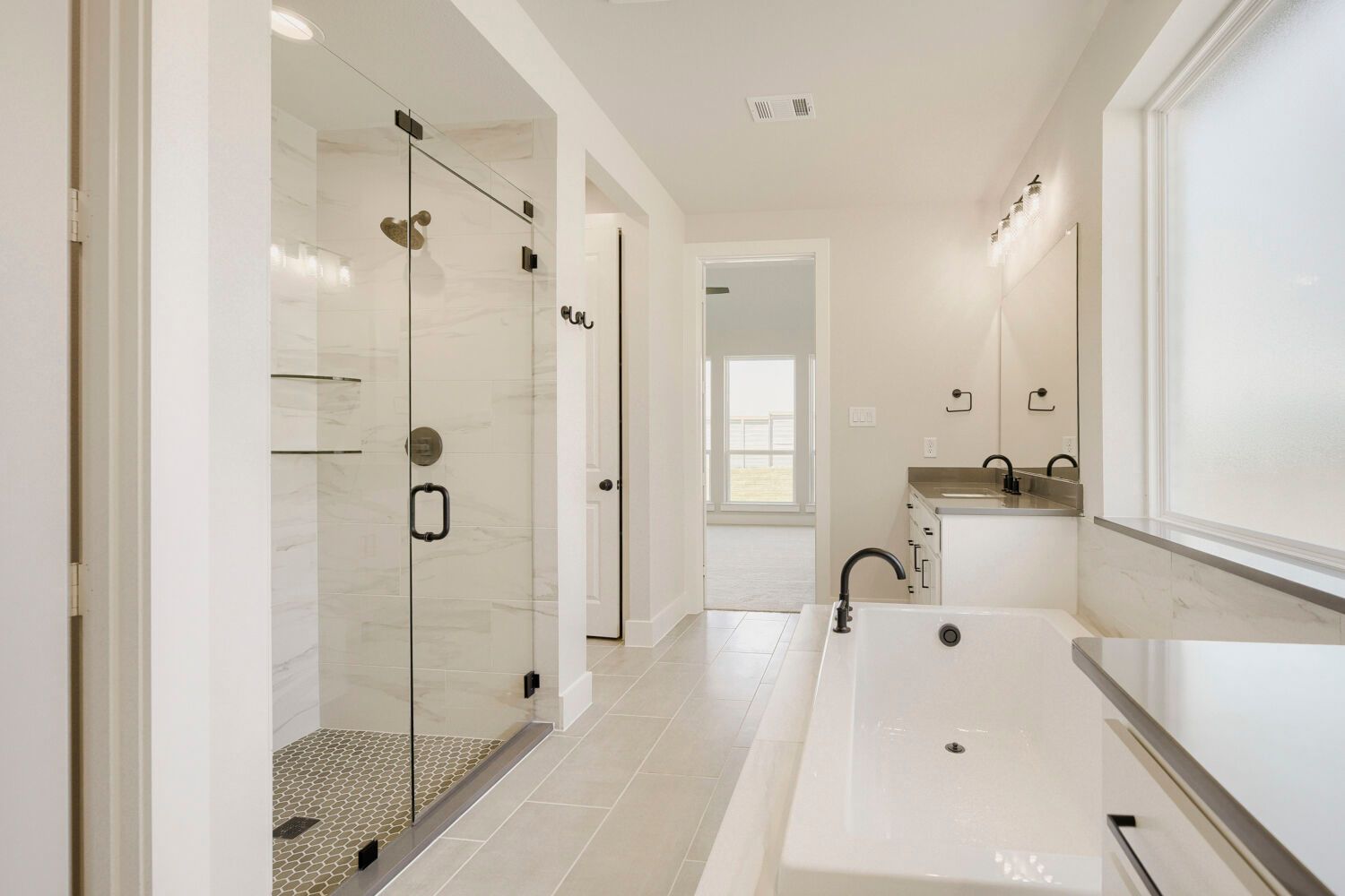 9912 Oak Glade - Primary Bathroom