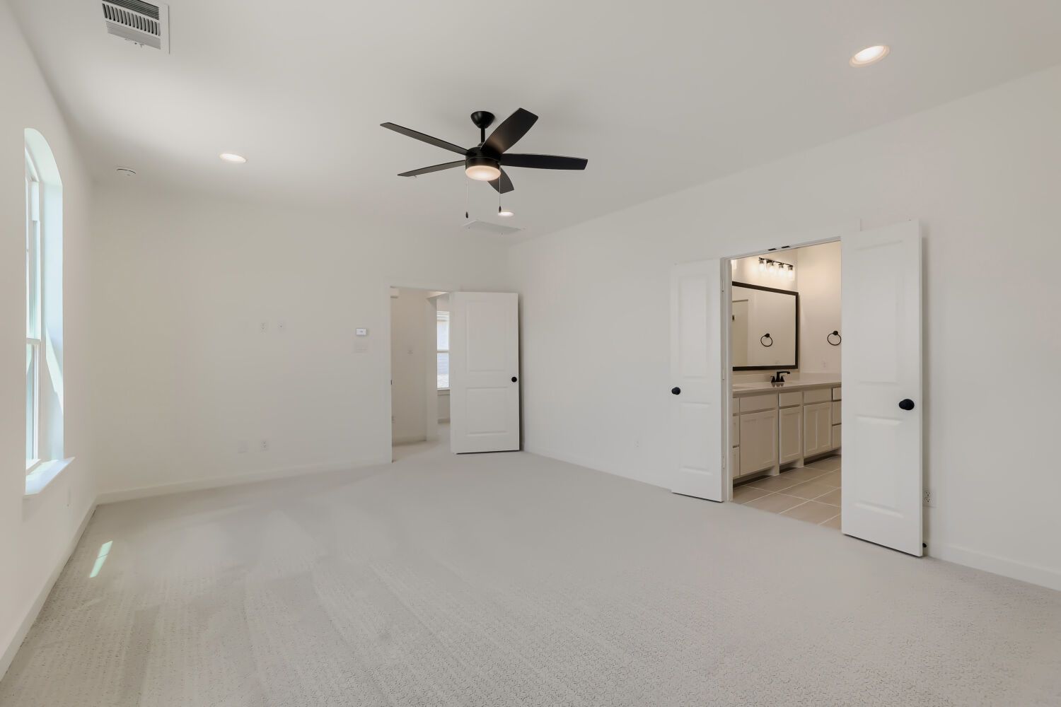 3129 Sir Judge - Primary Bedroom