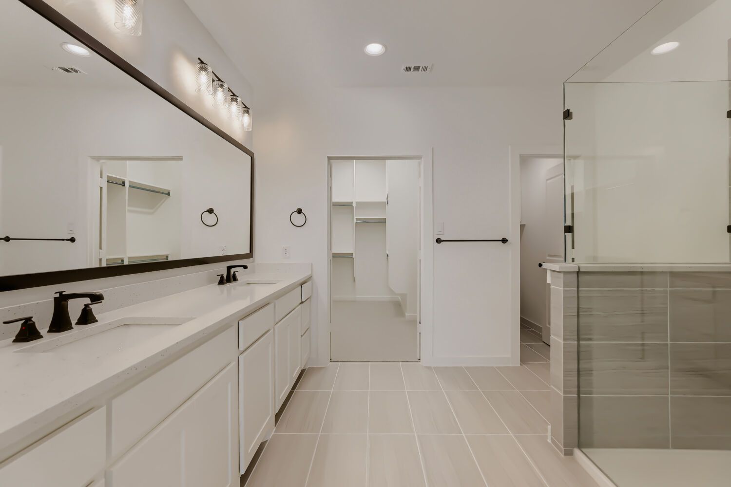 3129 Sir Judge - Primary Bathroom