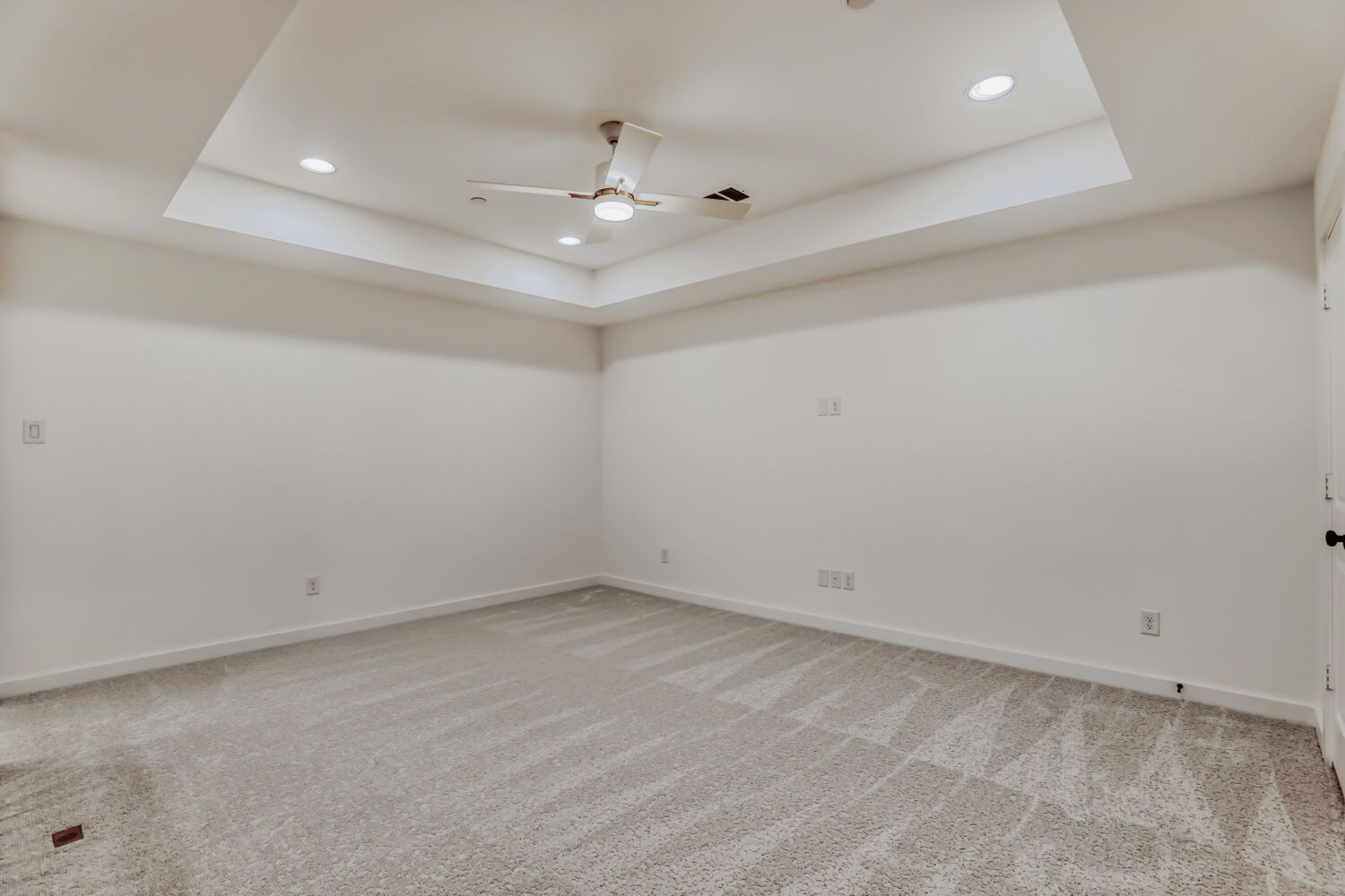 3133 Sir Judge - Media Room