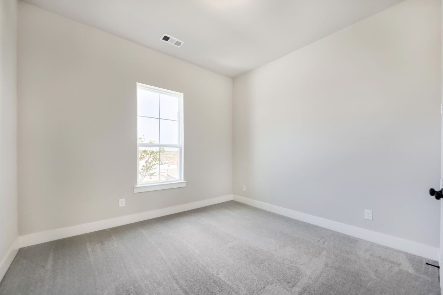 9809 Morning Cloak - Bedroom