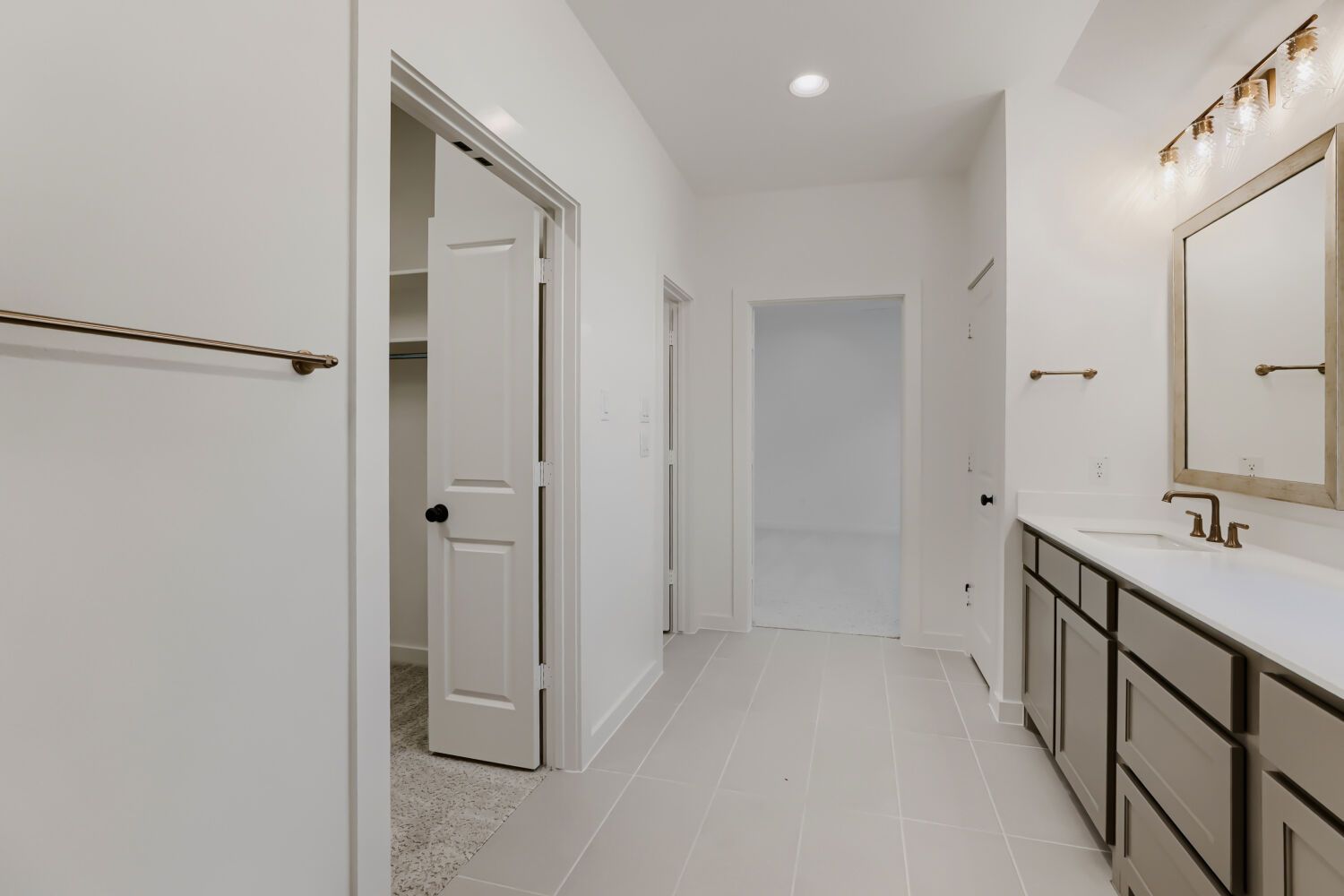 3133 Sir Judge - Primary Bathroom