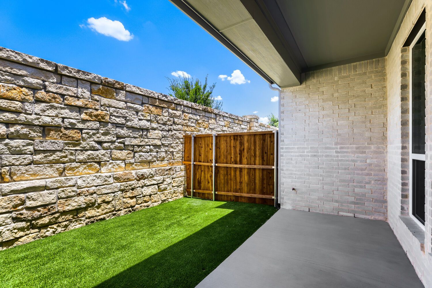 3133 Sir Judge - Patio