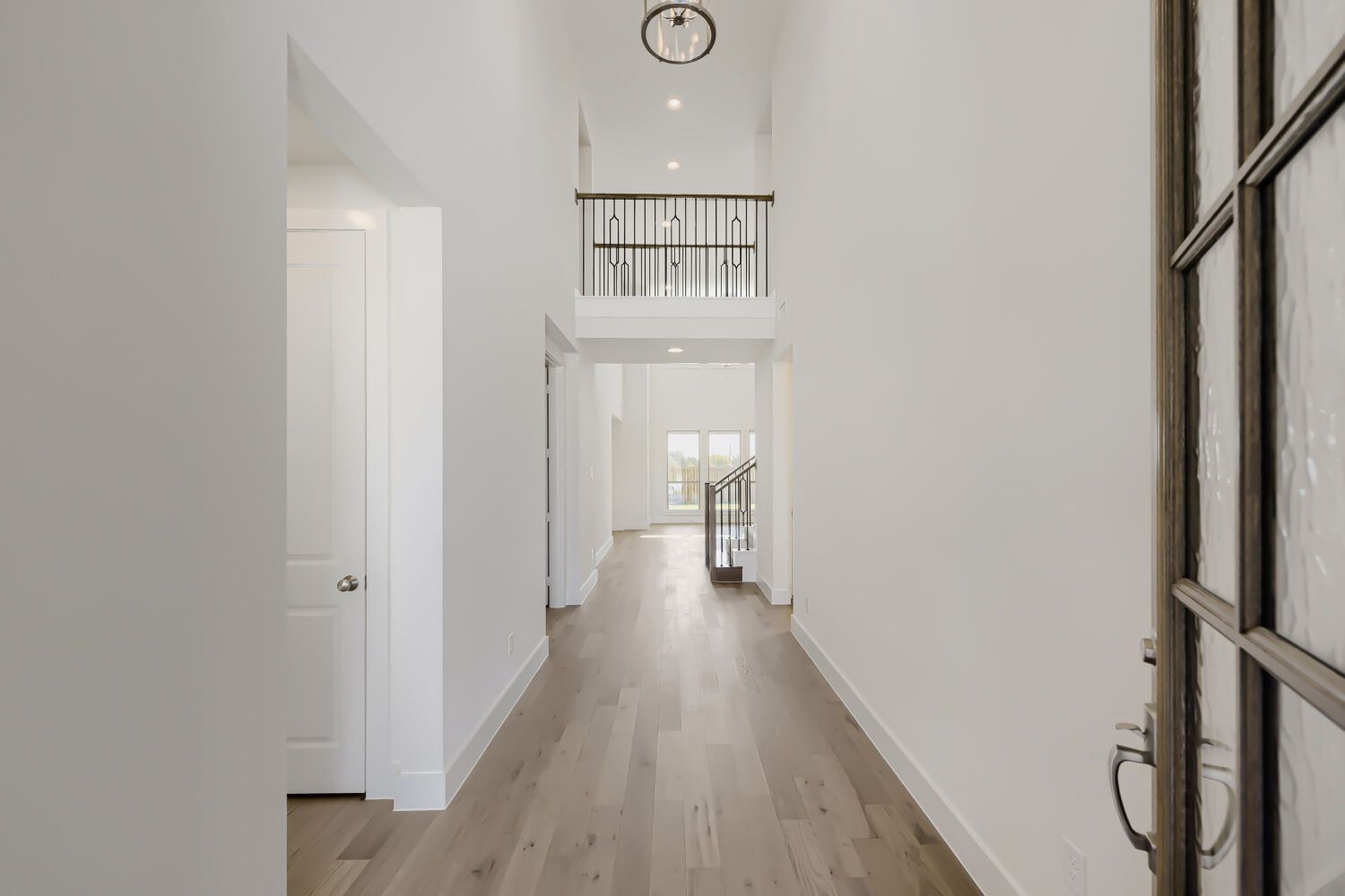 11528 Hardwick - Entry