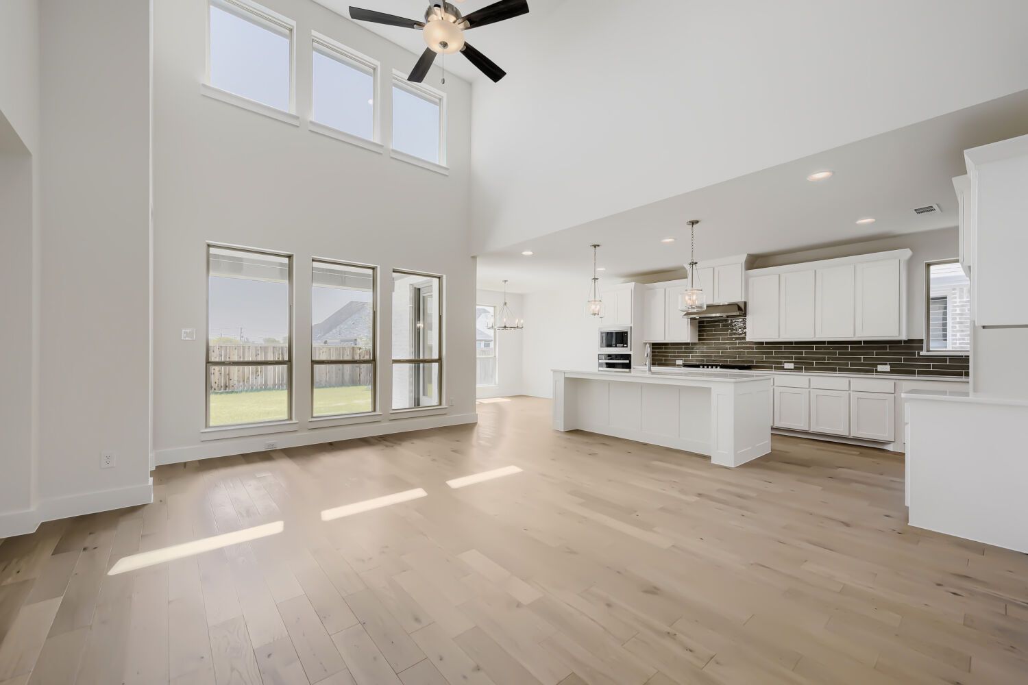 11528 Hardwick - Living Area