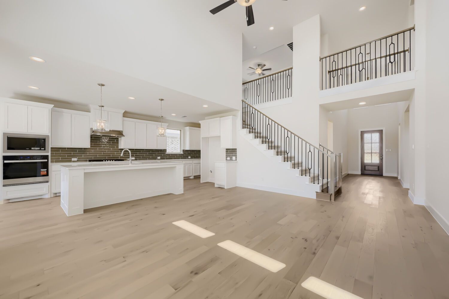 11528 Hardwick - Living Area