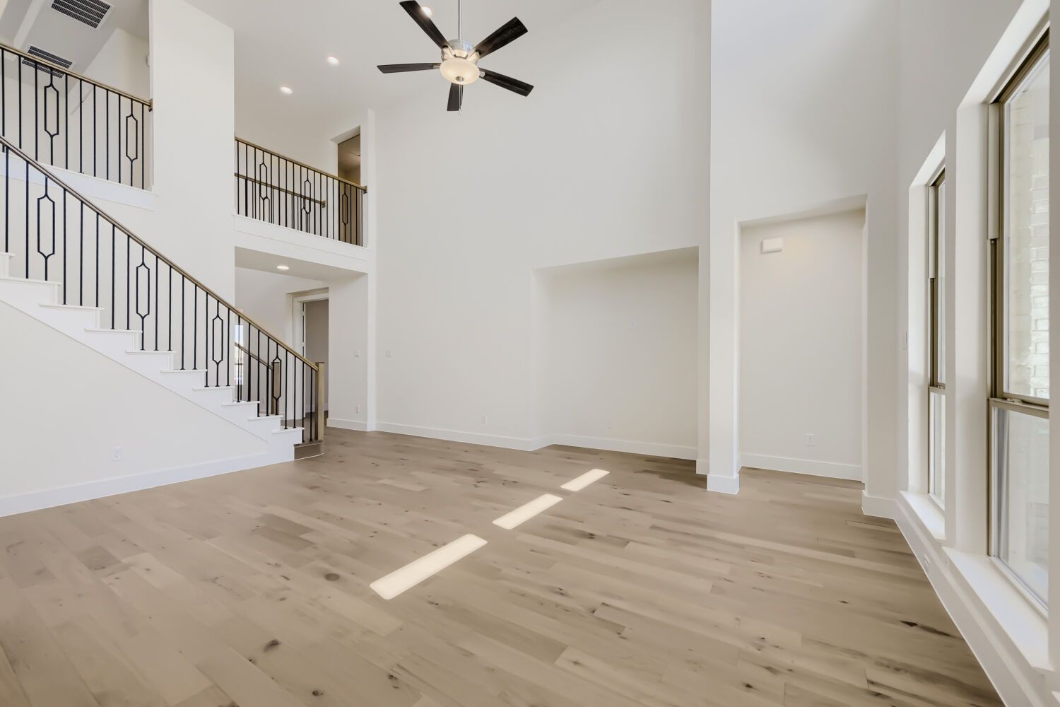 11528 Hardwick - Living Area