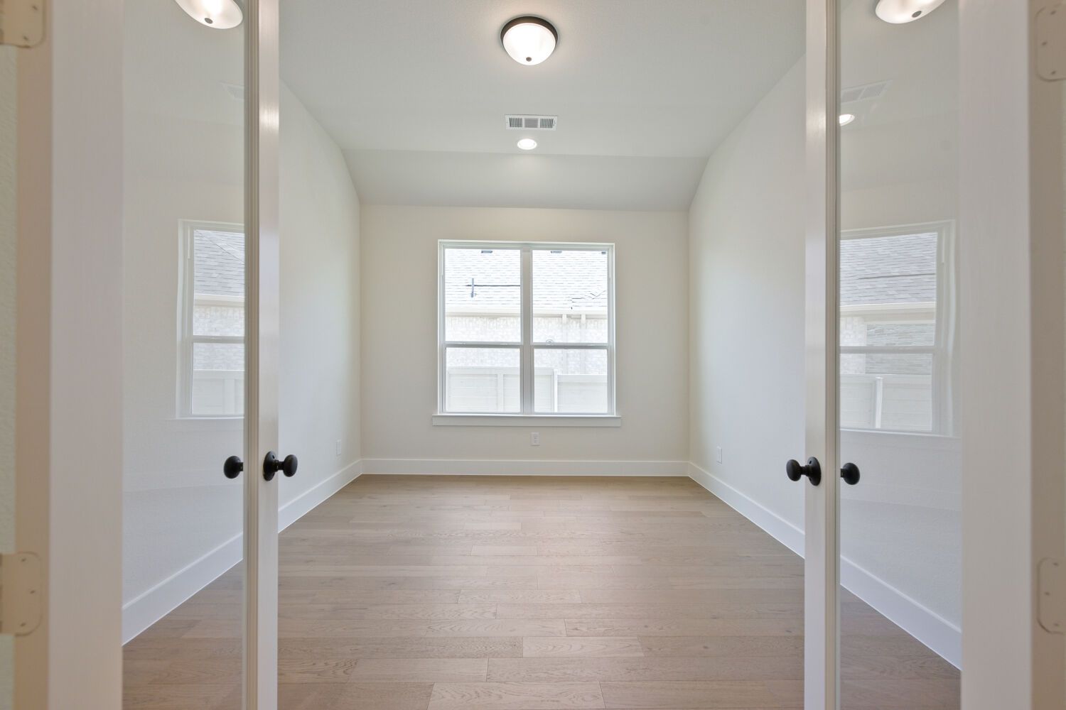 9817 Oak Glade - Study