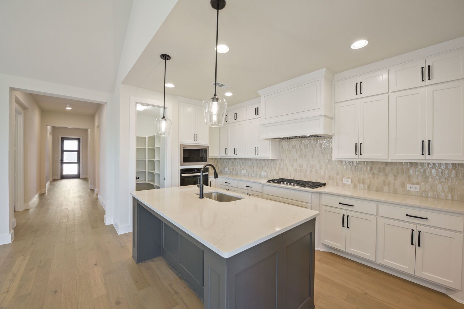 9817 Oak Glade - Kitchen
