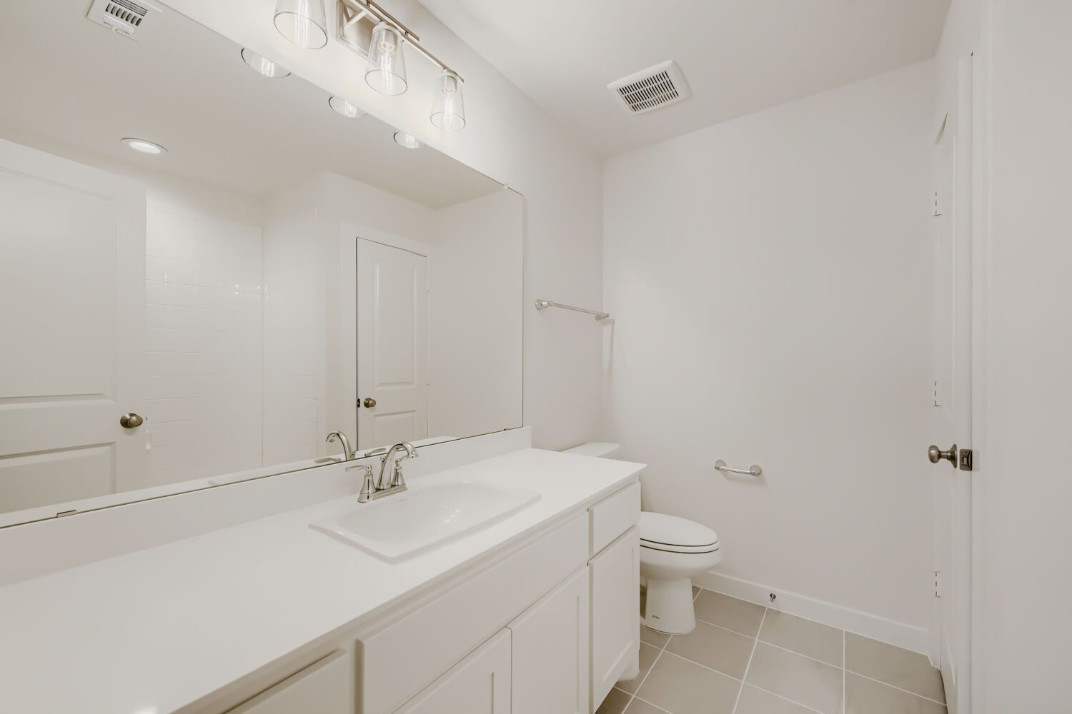 11528 Hardwick - Full Bathroom