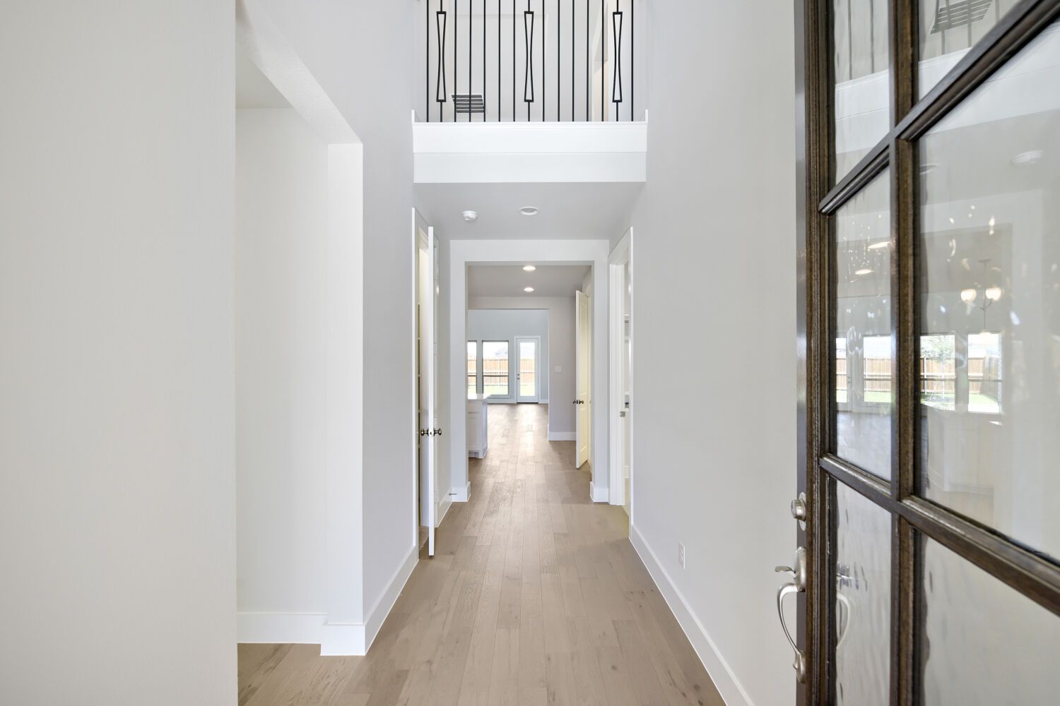 11529 Hardwick - Entry