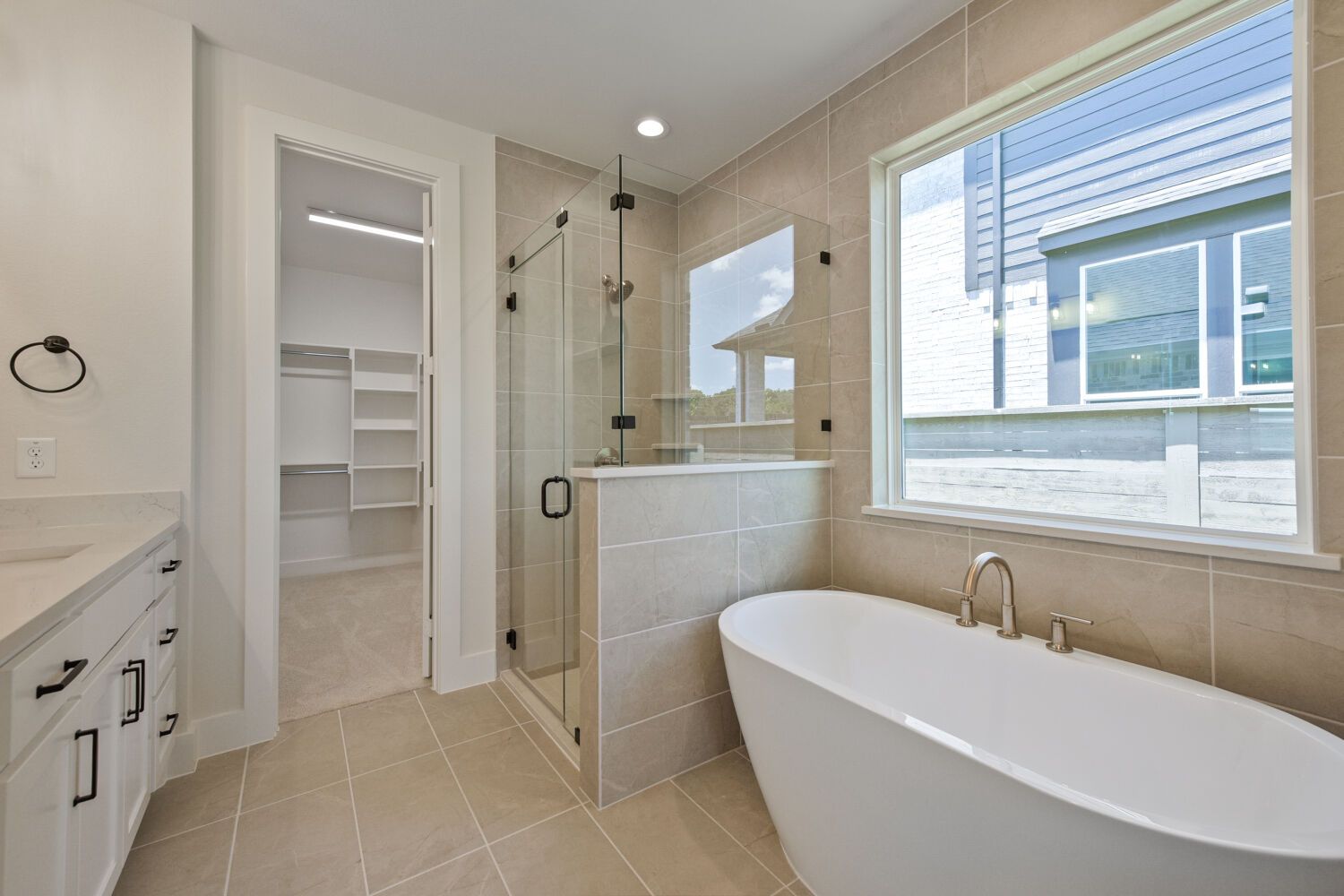 9817 Oak Glade - Primary Bathroom