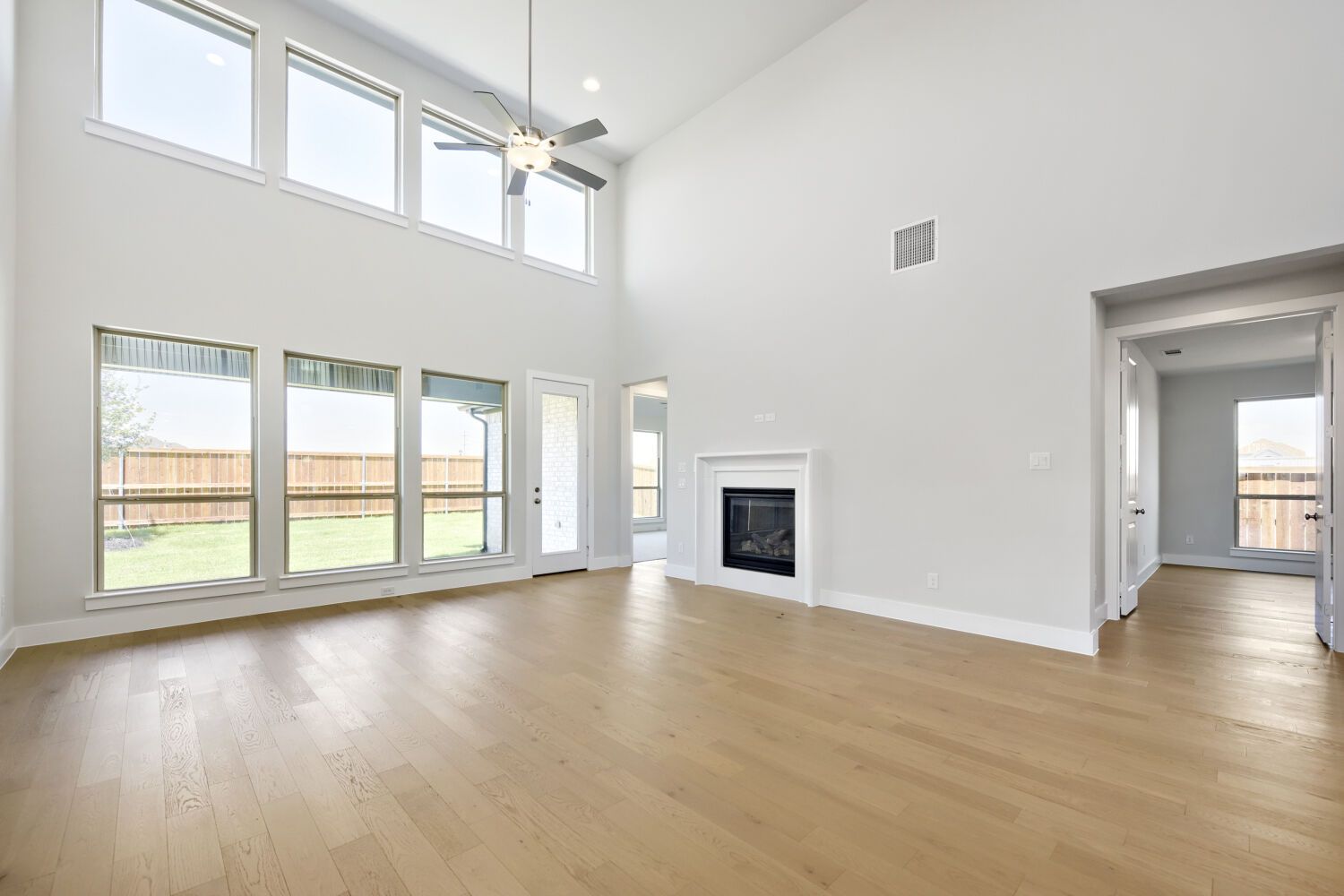 11529 Hardwick - Living Area