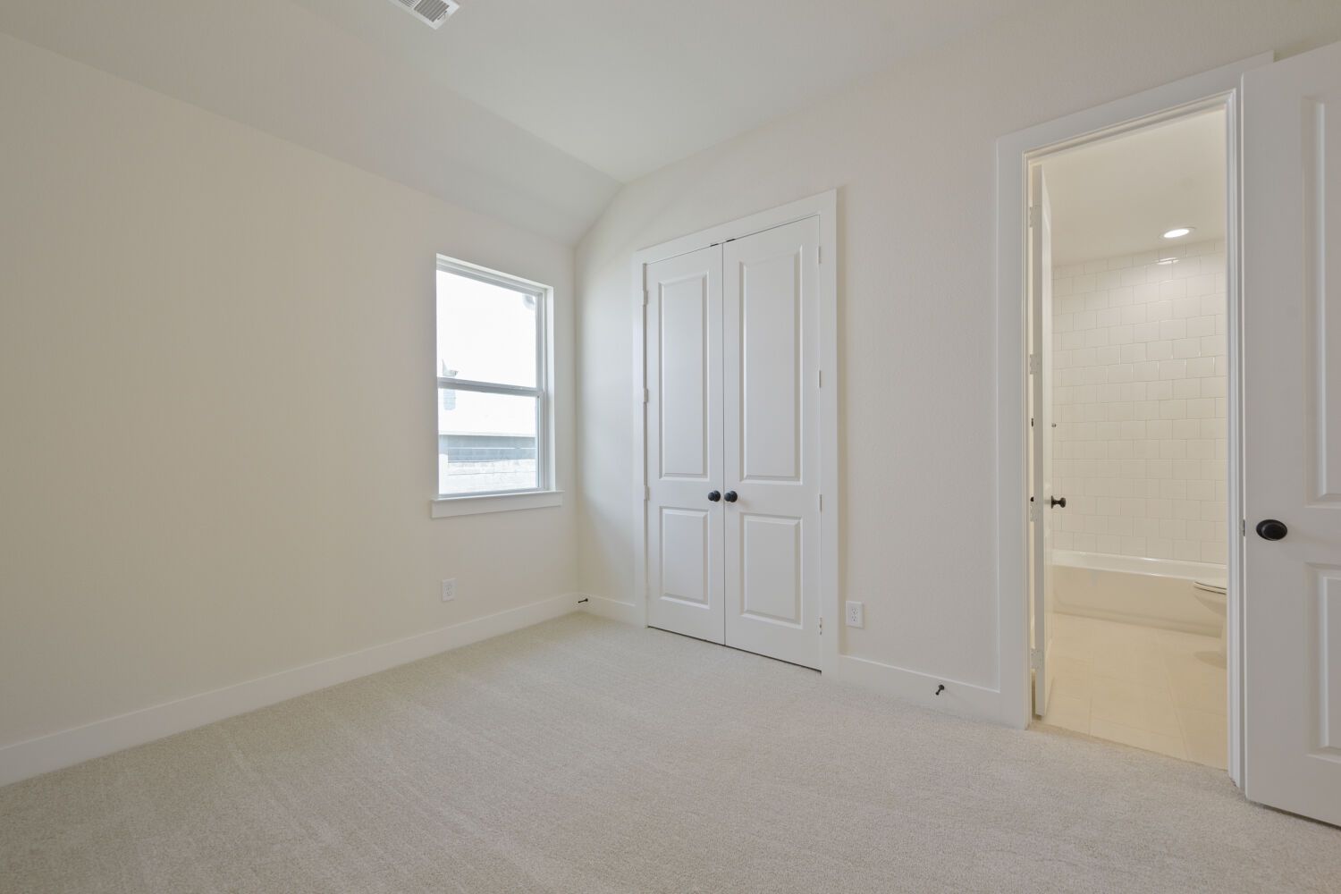 9817 Oak Glade - Bedroom