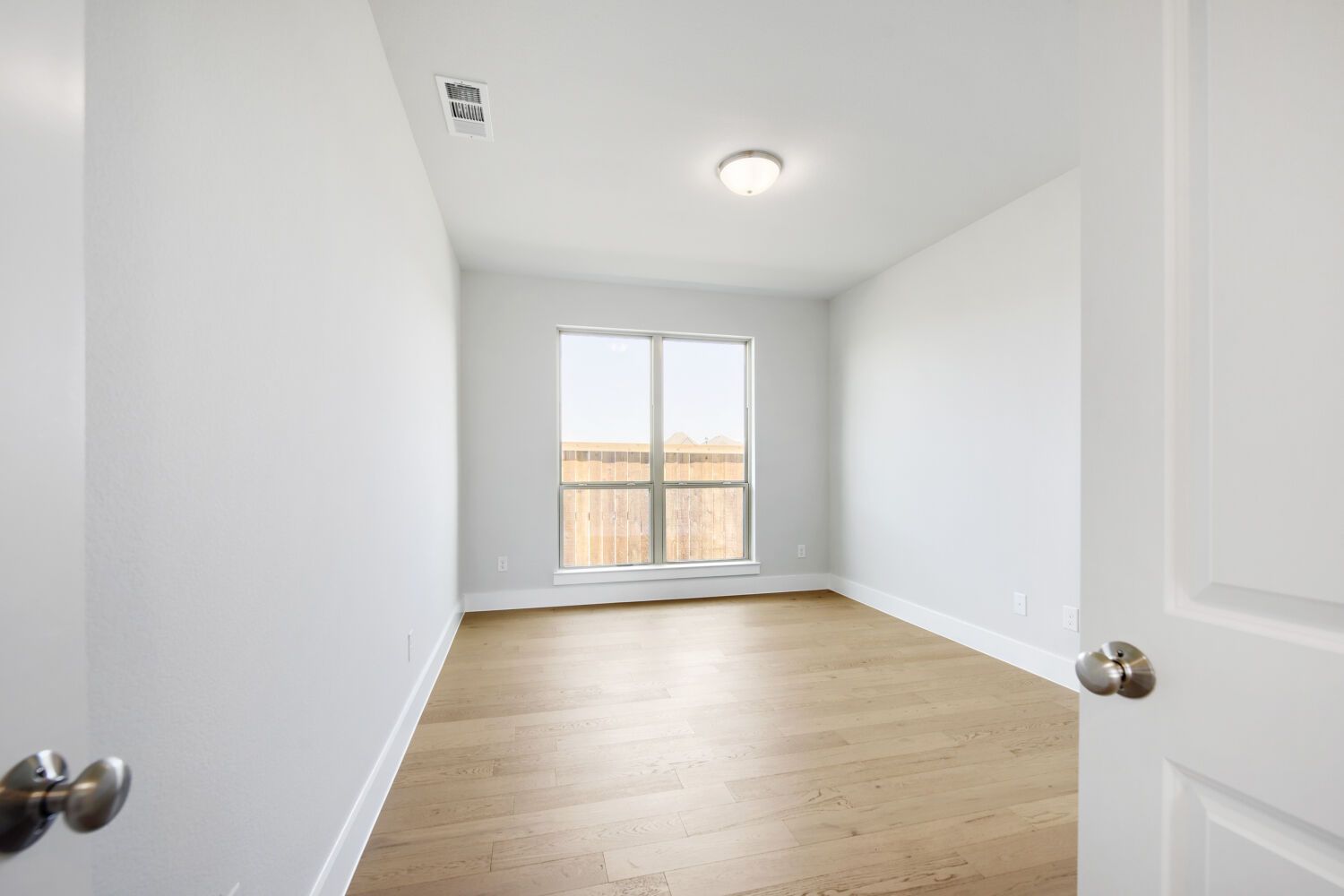 11529 Hardwick - Study
