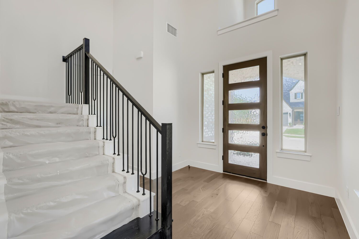 4420 Daisy - Entry