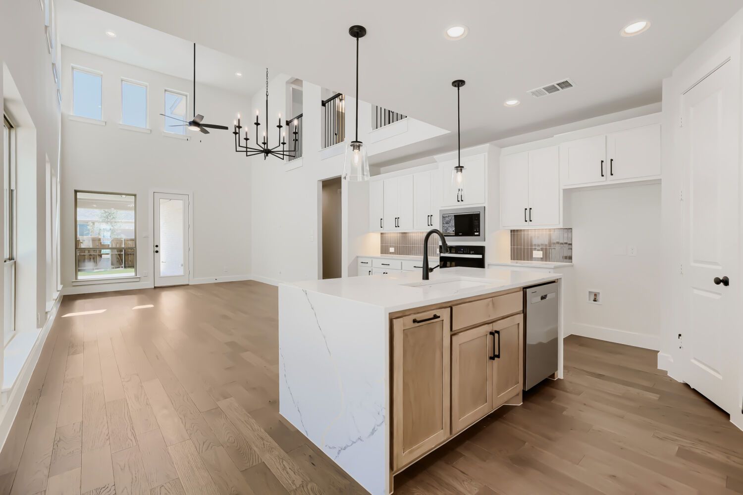 4420 Daisy - Kitchen