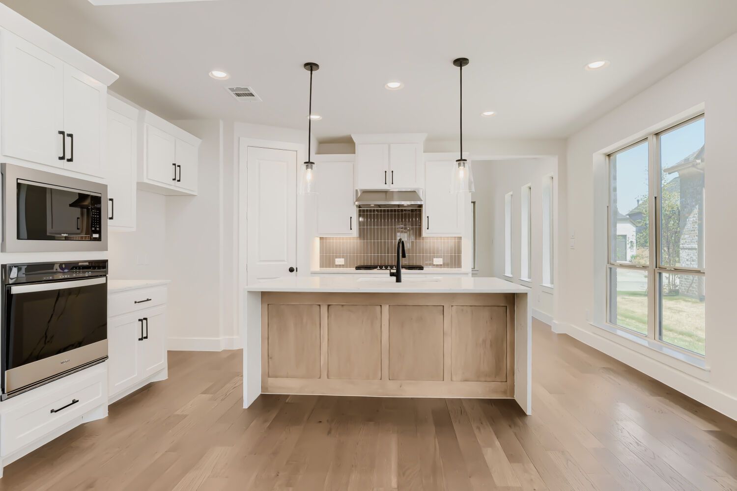 4420 Daisy - Kitchen