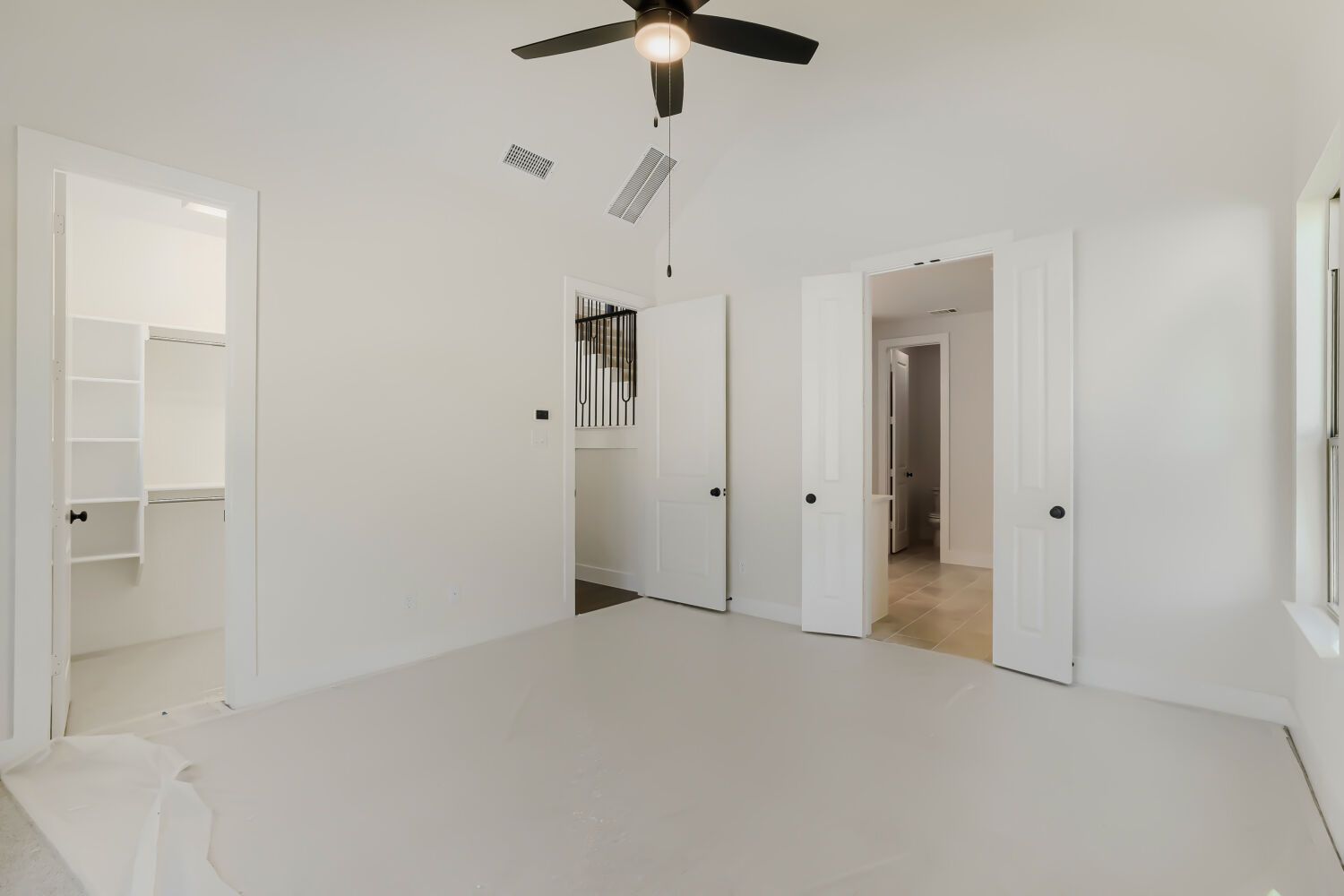 4420 Daisy - Primary Bedroom