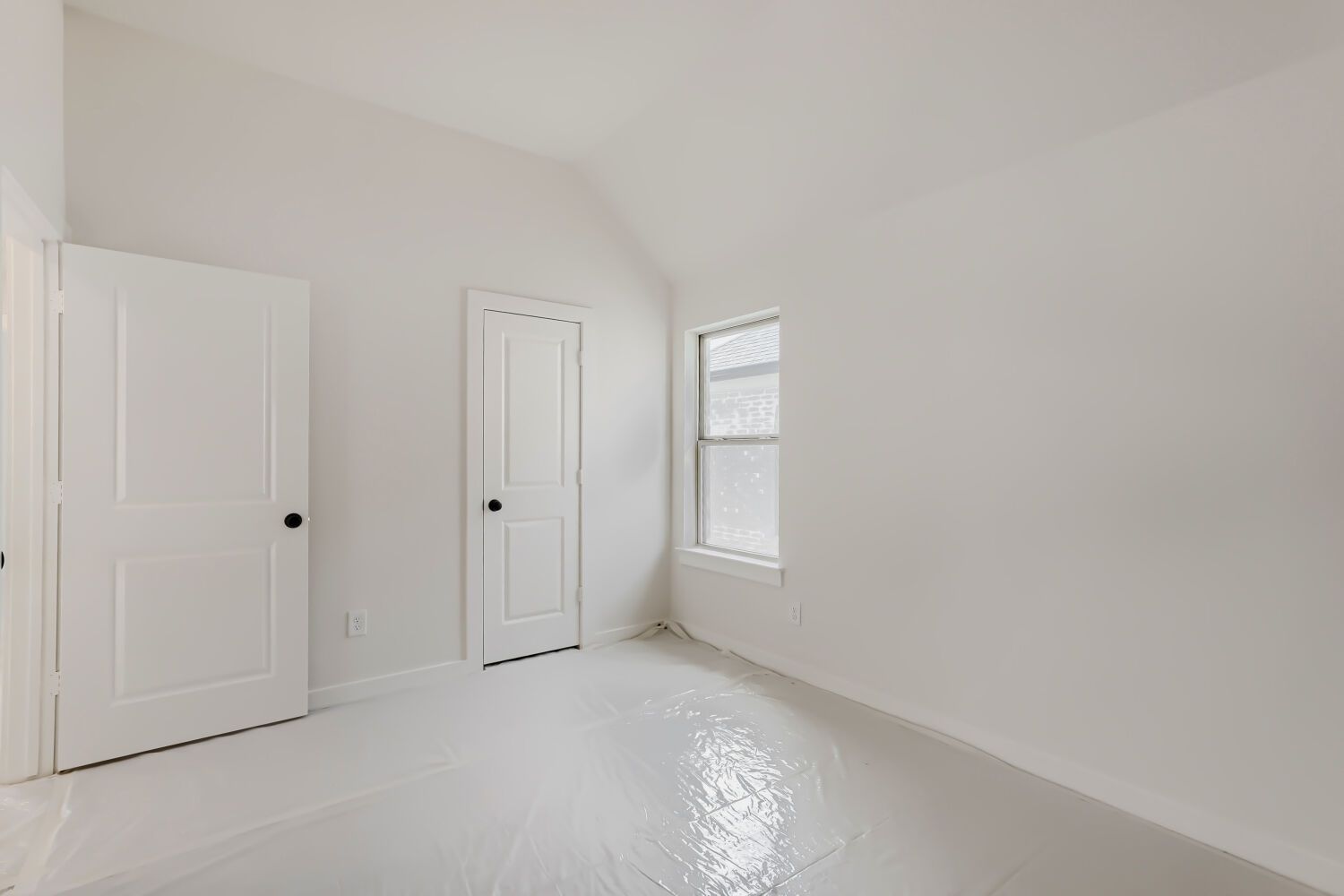 4420 Daisy - Bedroom